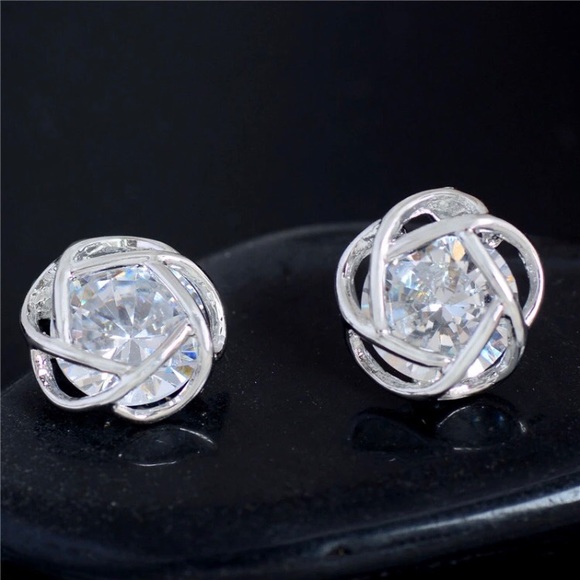 💙💎GRATEFUL💙MAKER💎💙 Jewelry - NEW!💎💙💎CZ💍CAGED DIAMOND LOOK CRYSTAL EARRINGS!